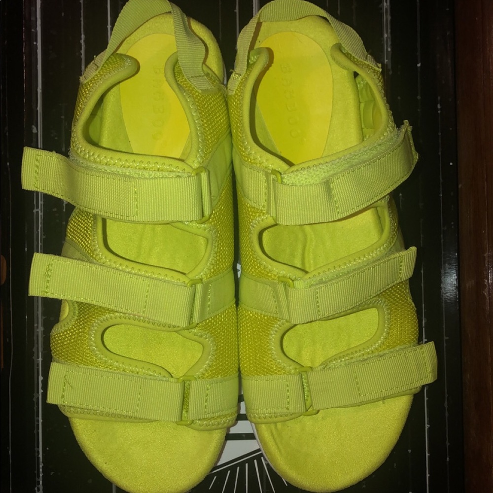 Bamboo Velcro sandals